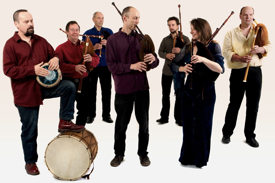Zephyrus-playing1m.jpg